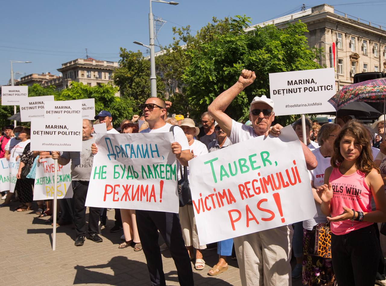 A new protest in front of the Prosecutor General's Office: thousands of members and supporters of the 